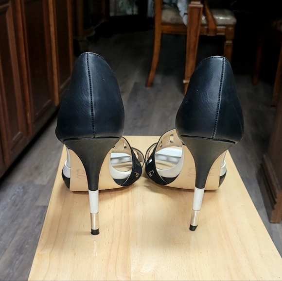 GX BY GWEN STEFANI BLACK AND WHITE STILETTO HEELS. WOMENS SIZE 8.5 - Picture 7 of 11